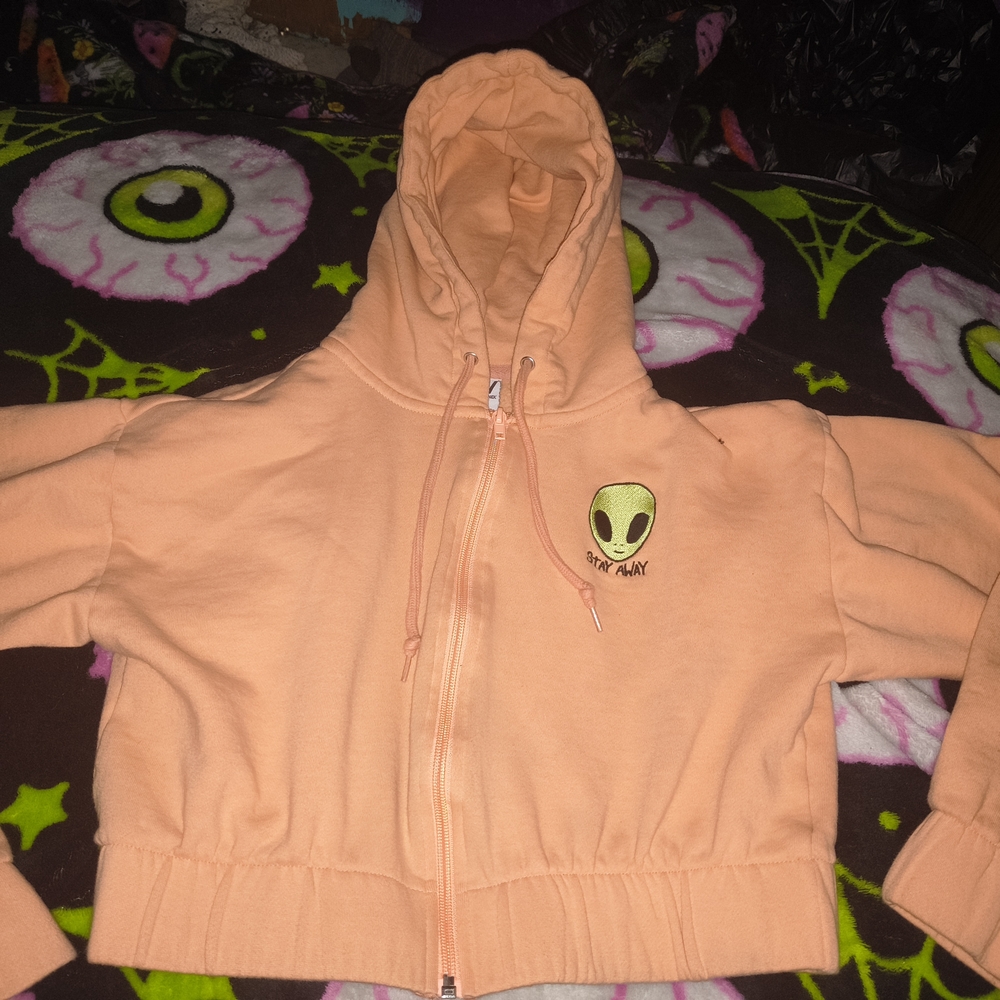 Peach Alien Crop Zumiez
